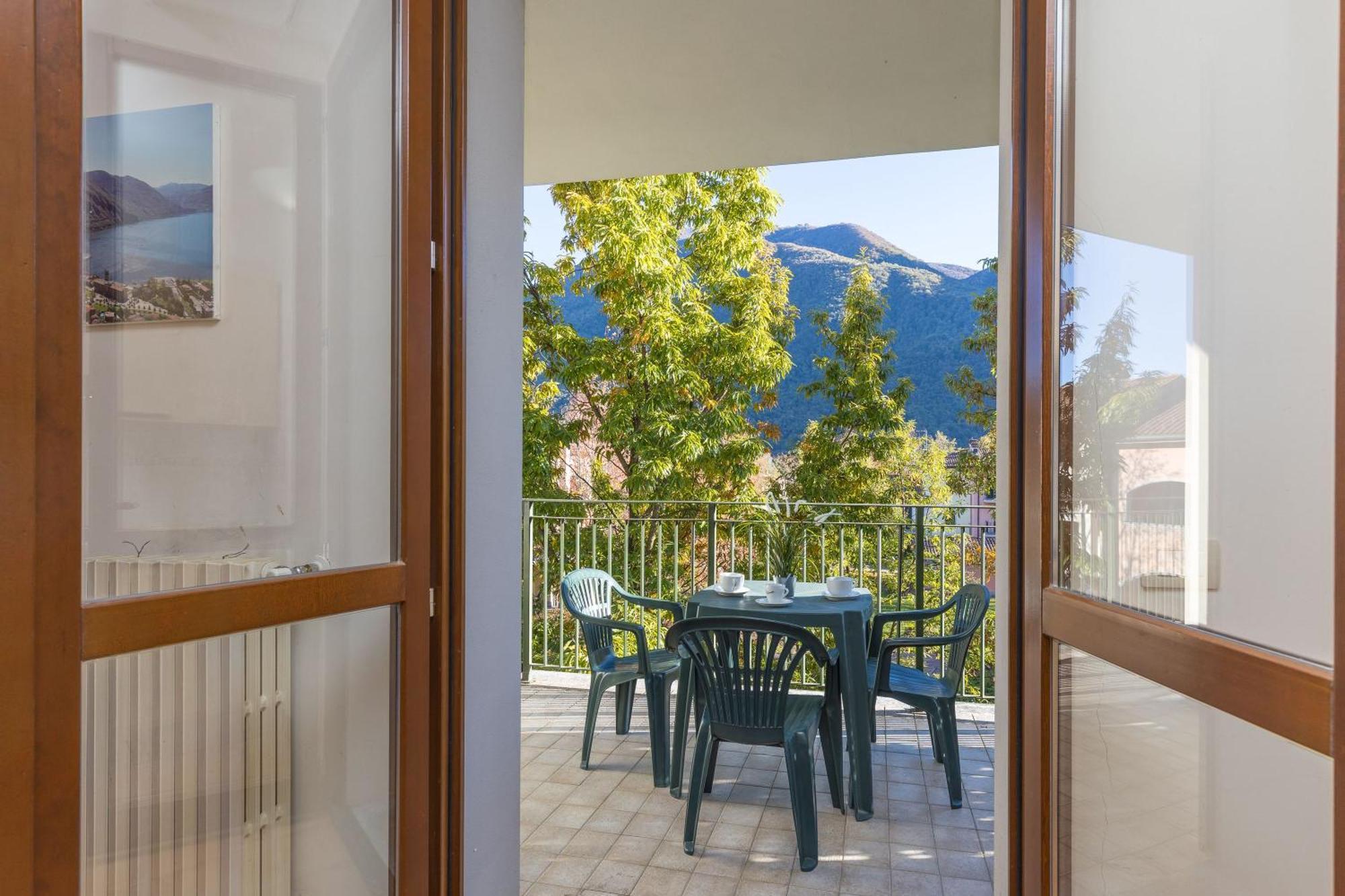 Residence Porto Letizia Porlezza Esterno foto