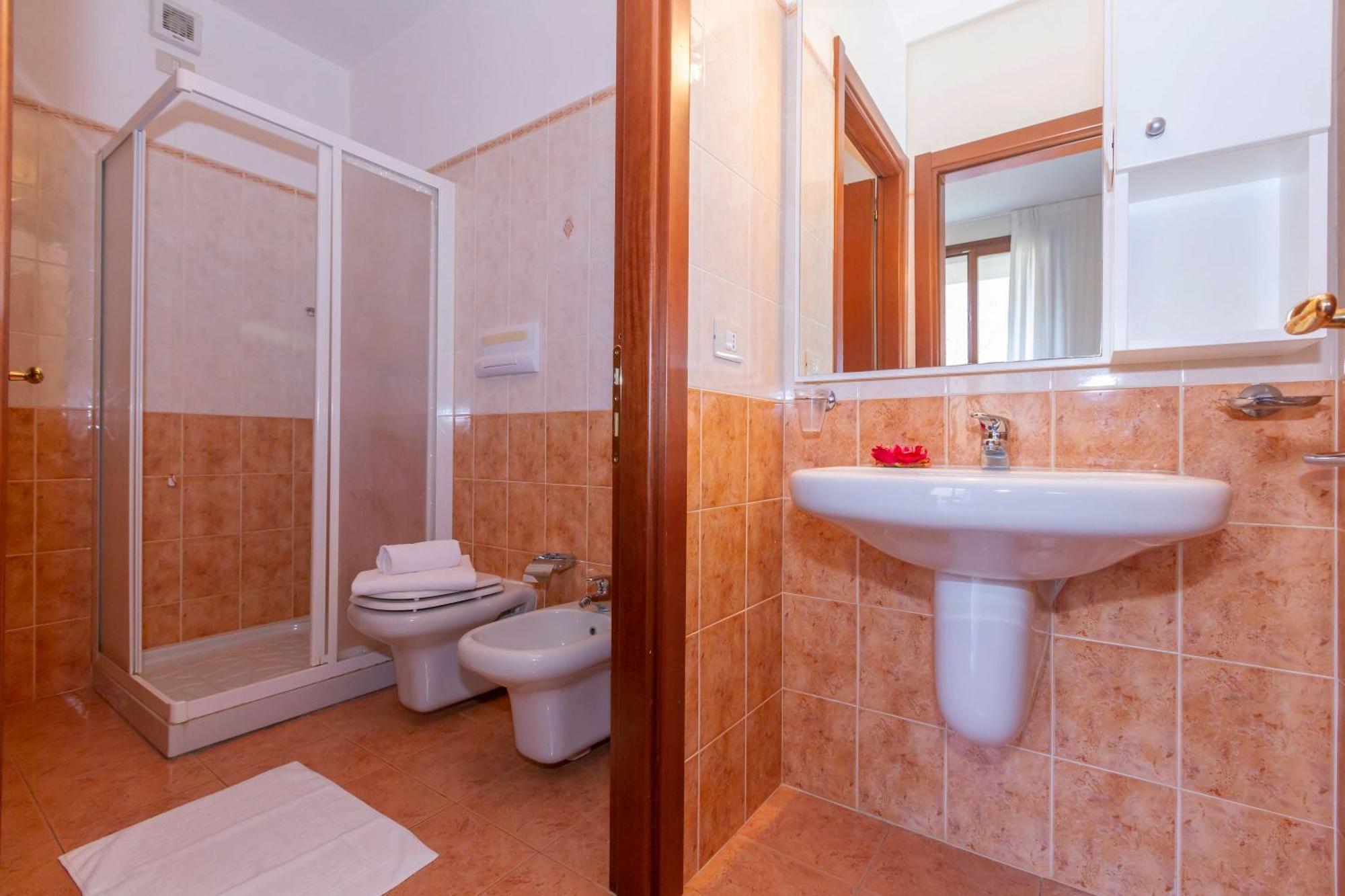 Residence Porto Letizia Porlezza Esterno foto