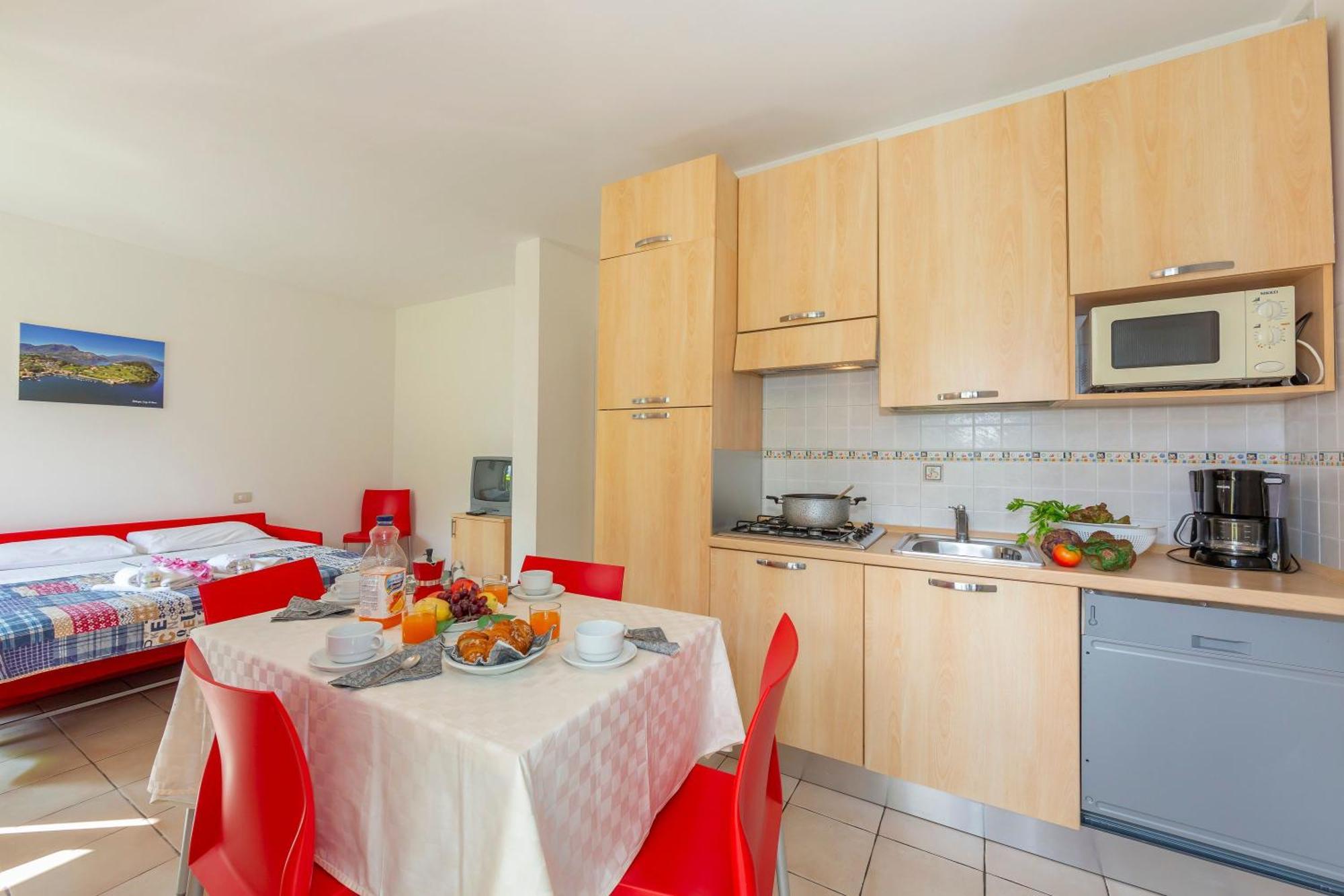 Residence Porto Letizia Porlezza Esterno foto