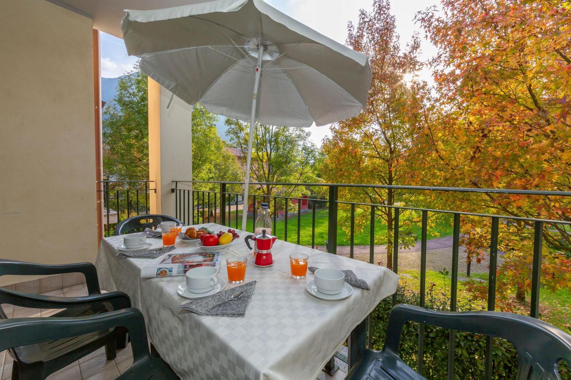 Residence Porto Letizia Porlezza Esterno foto