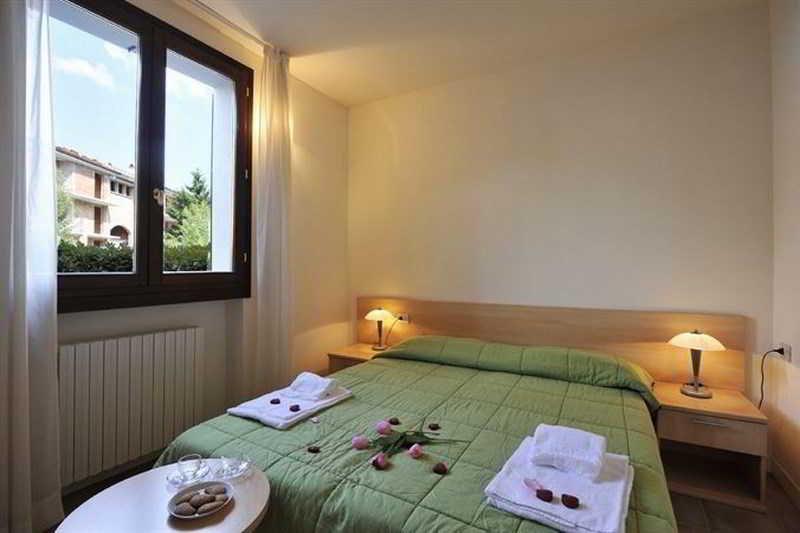 Residence Porto Letizia Porlezza Esterno foto
